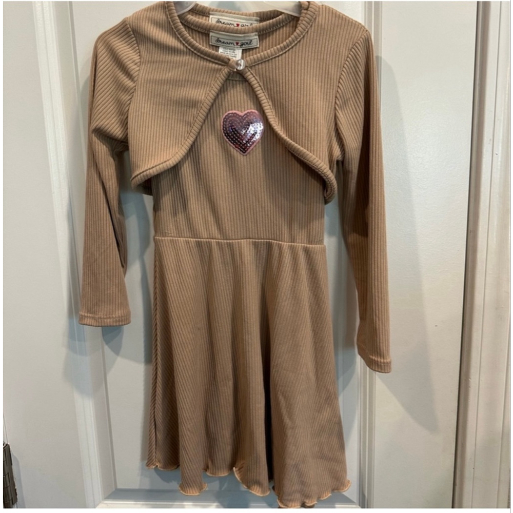 Girls Dream Girl Casual Dress Size 4 Beige with Pink Sequin Heart